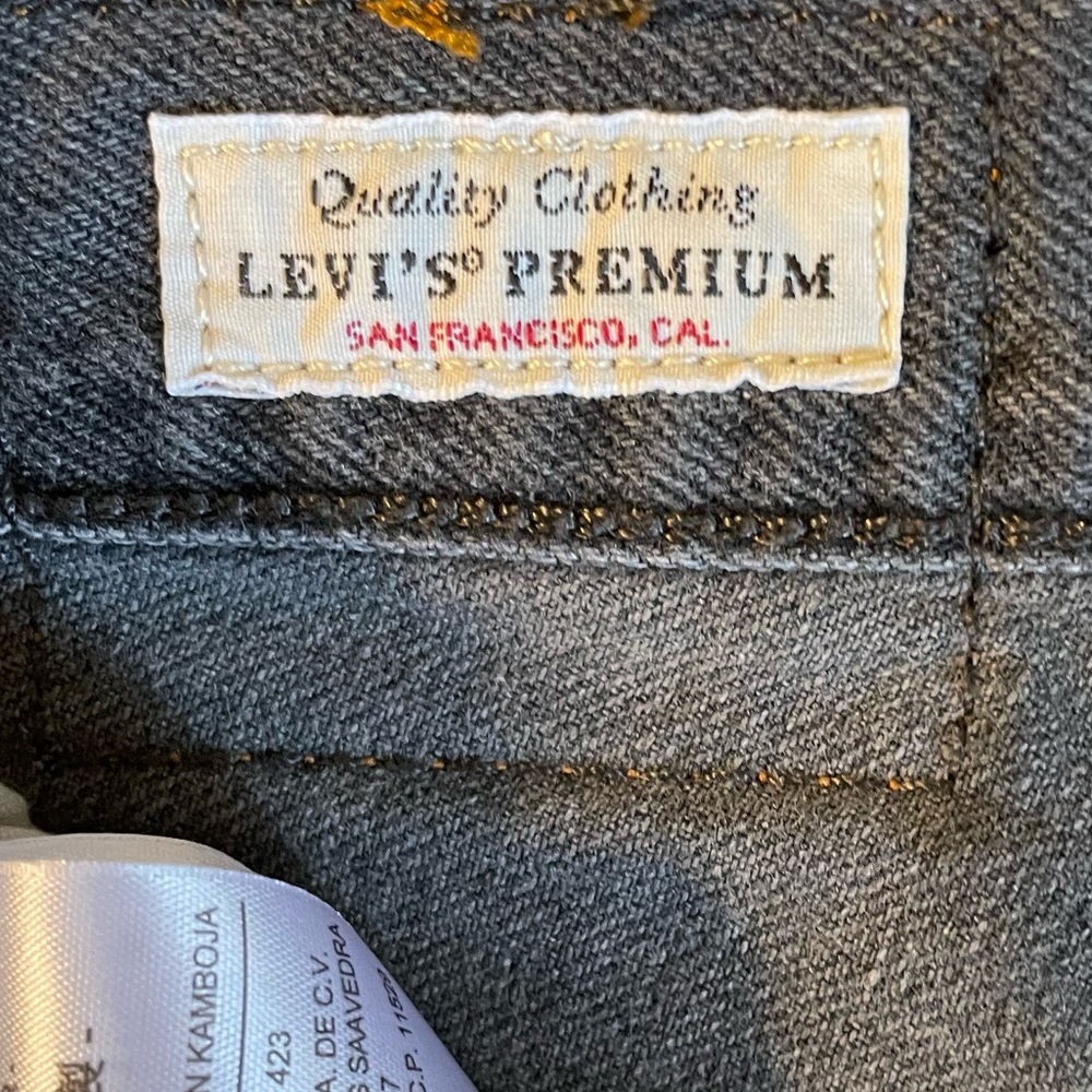 Levi’s Premium 501 Original Shorts 56327-0070 Distressed Black Womens Size 24 - Picture 3 of 7
